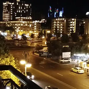 двухкомнатная, просторная в центре города Апартаменты